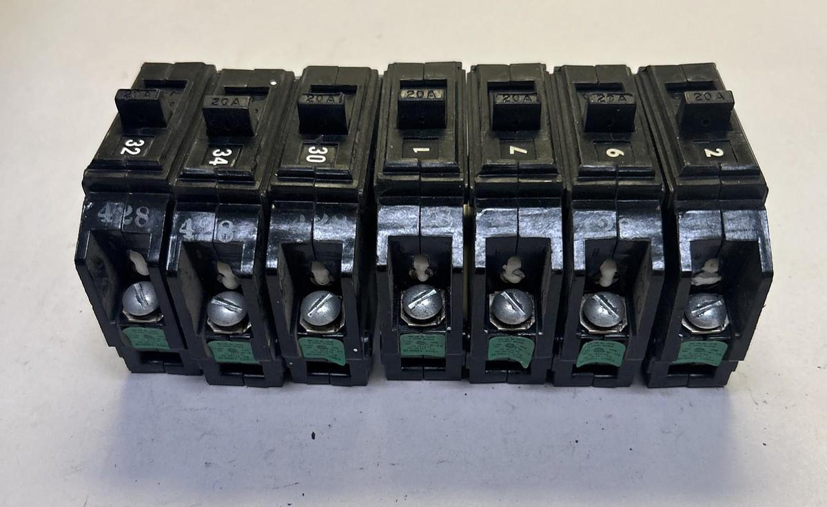 Used GENERAL ELECTRIC,TQL1120,CIRCUIT BREAKER 20A 120/240V 1P LOT OF 7