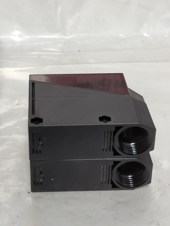 OMRON,E3JM-10M4-US,PHOTOELECTRIC SWITCH 24 TO 230 VAC NOS