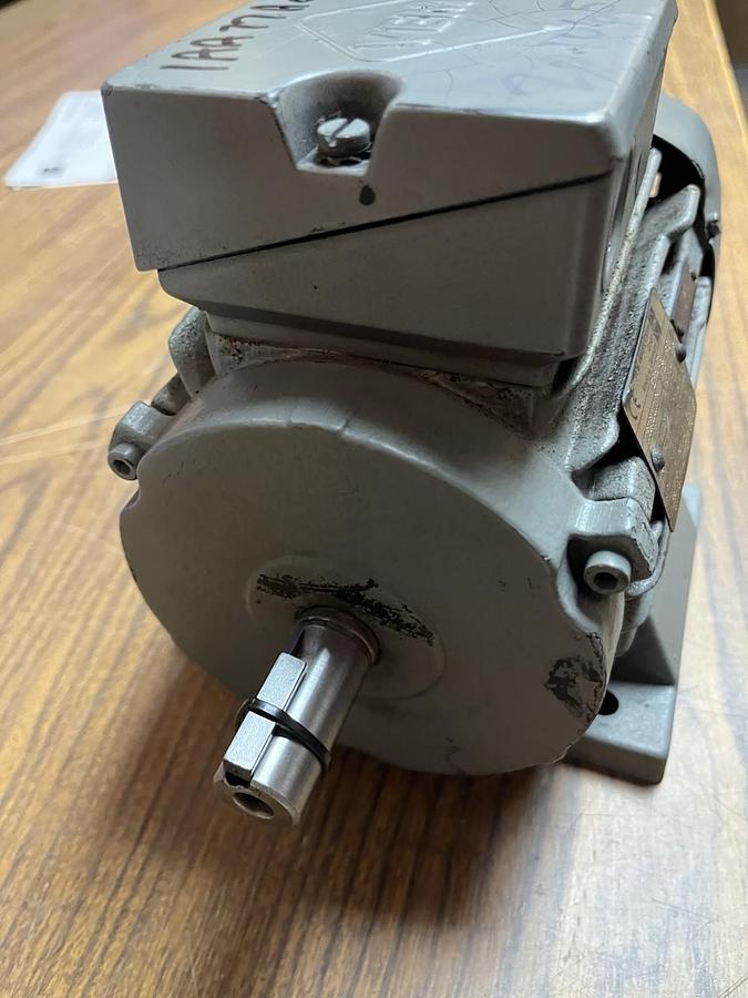 Used VEM,K21R-60-G-6,MOTOR .55kW 230/480V 3PH 1130RPM