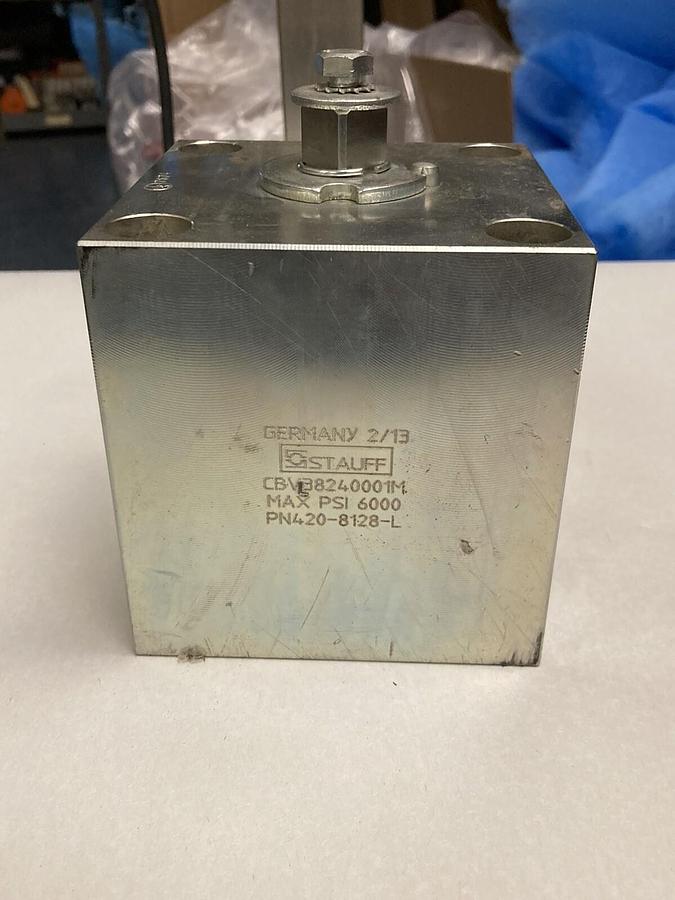 Used Stauff,CBVL38240001M,3-Way Ball Valve 6000 PSI