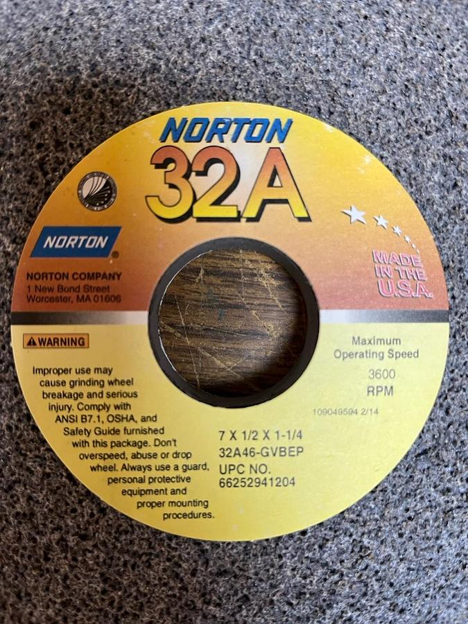NORTON,32A46-GVBEP,GRINDING WHEEL 7X1/2X1/4 3600RPM BOX OF 10