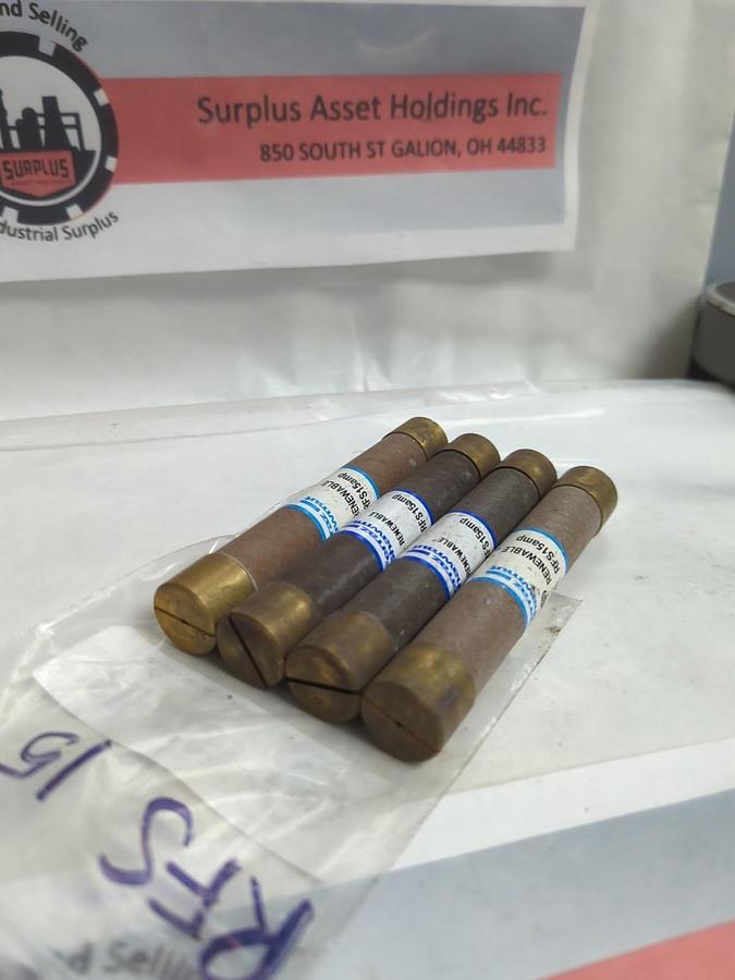 FERRAZ SHAWMUT,RFS15,RENEWABLE 15 AMP FUSE LOT OF 4 PRE-OWNED