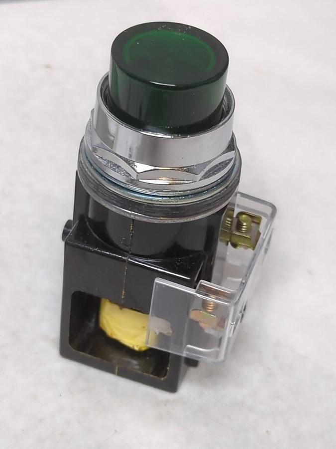 SIEMENS,52PA4G3,PILOT LIGHT 120 VOLT AC GREEN NEMA 4/12 NOS