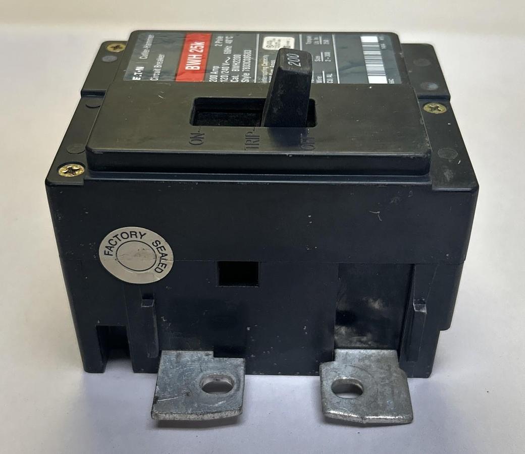 Used EATON CUTLER-HAMMER,BWH2200,CIRCUIT BREAKER 200A 120/240V 2P