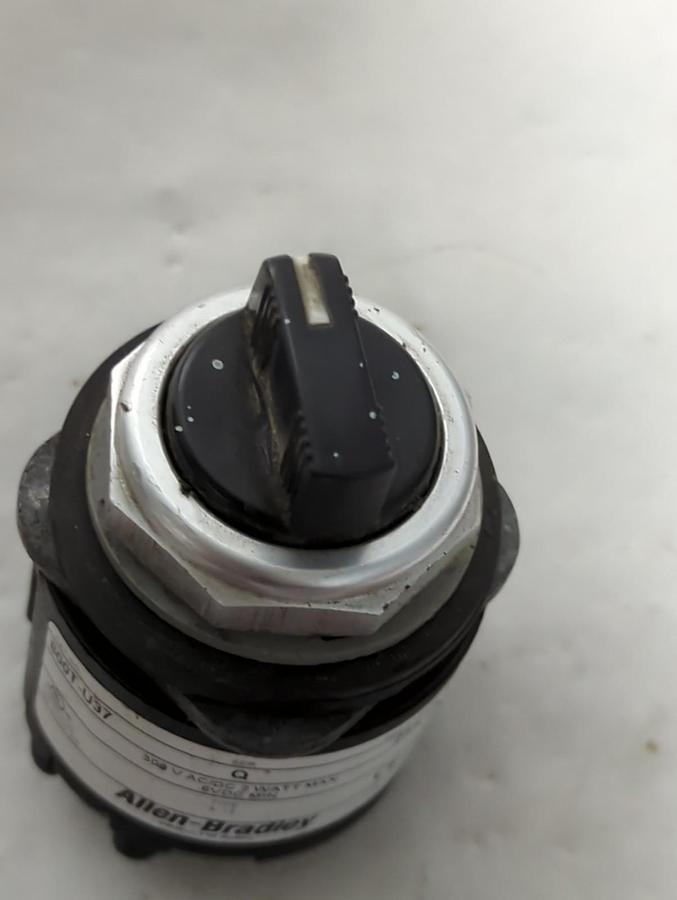 Used ALLEN BRADLEY,800T-U37,SERIES Q POTENTIOMETER 25K Ω PRE-OWNED