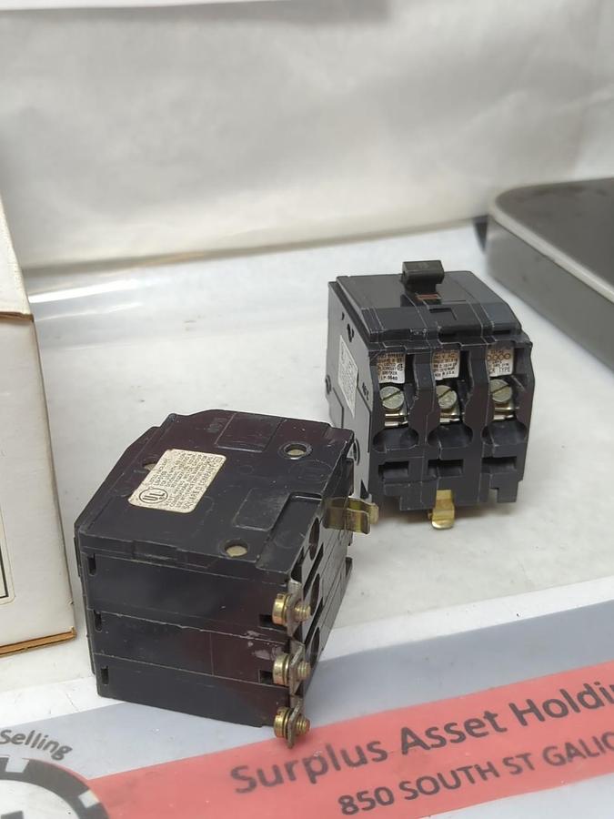 Used SQUARE D,QOB315,CIRCUIT BREAKER 3-POLE 15 AMP LOT OF 2 PRE-OWNED