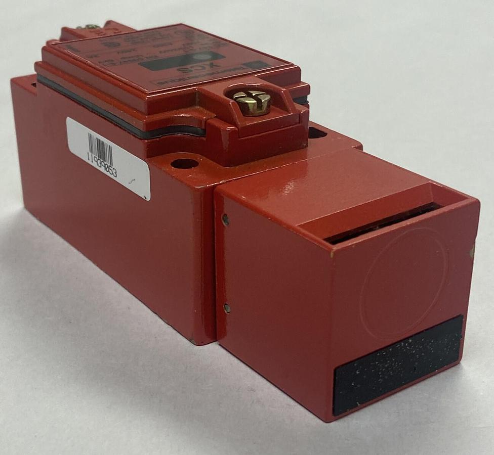 Telemecanique,XCS-A723,Safety Limit Switch NOS