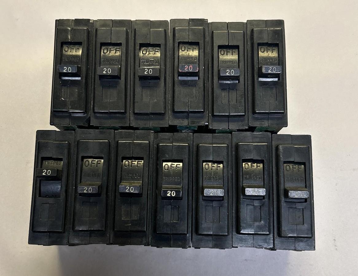 Used GENERAL ELECTRIC,TQL1120,CIRCUIT BREAKER 20A 120/240V 1P LOT OF 13