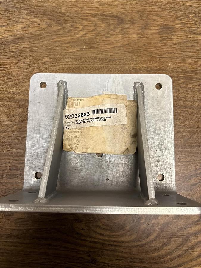 Graco,125910,Grease Pump Mounting Bracket