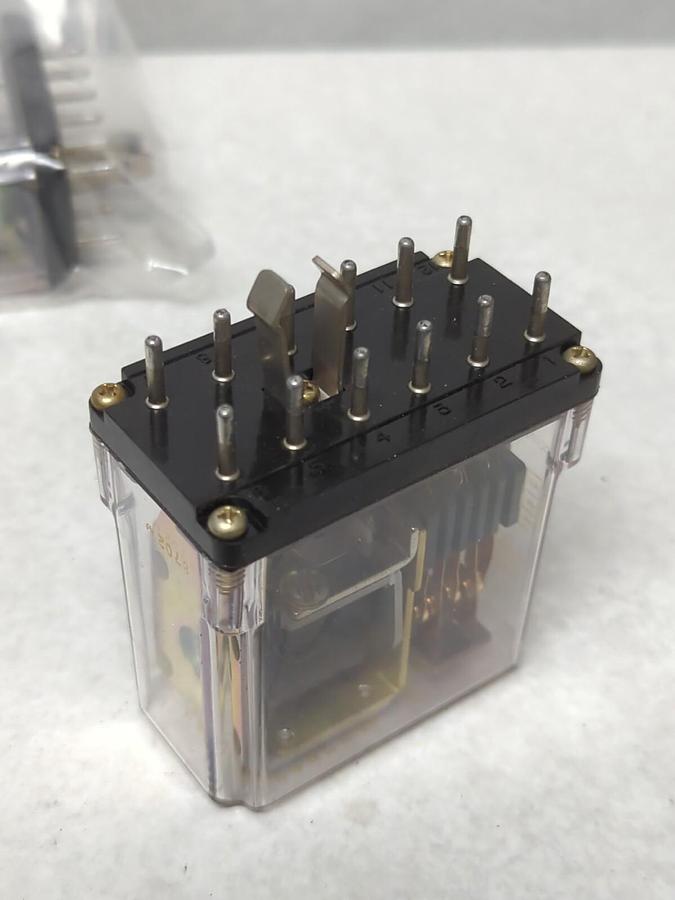 STRUTHERS DUNN,219BBXP,PLUG IN RELAY 24 VDC LOT OF 2 MISSING BOXES