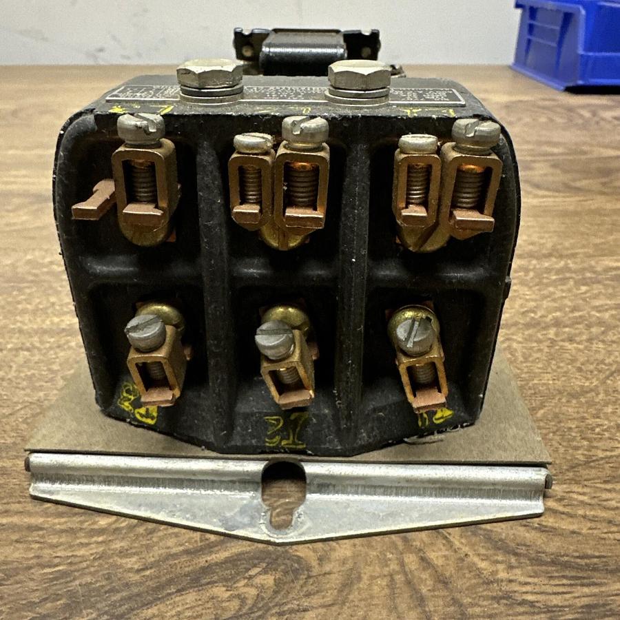 Used Clark Controller,77U31,Magnetic Contactor Type CY 25 Amp 600VAC 3 Pole