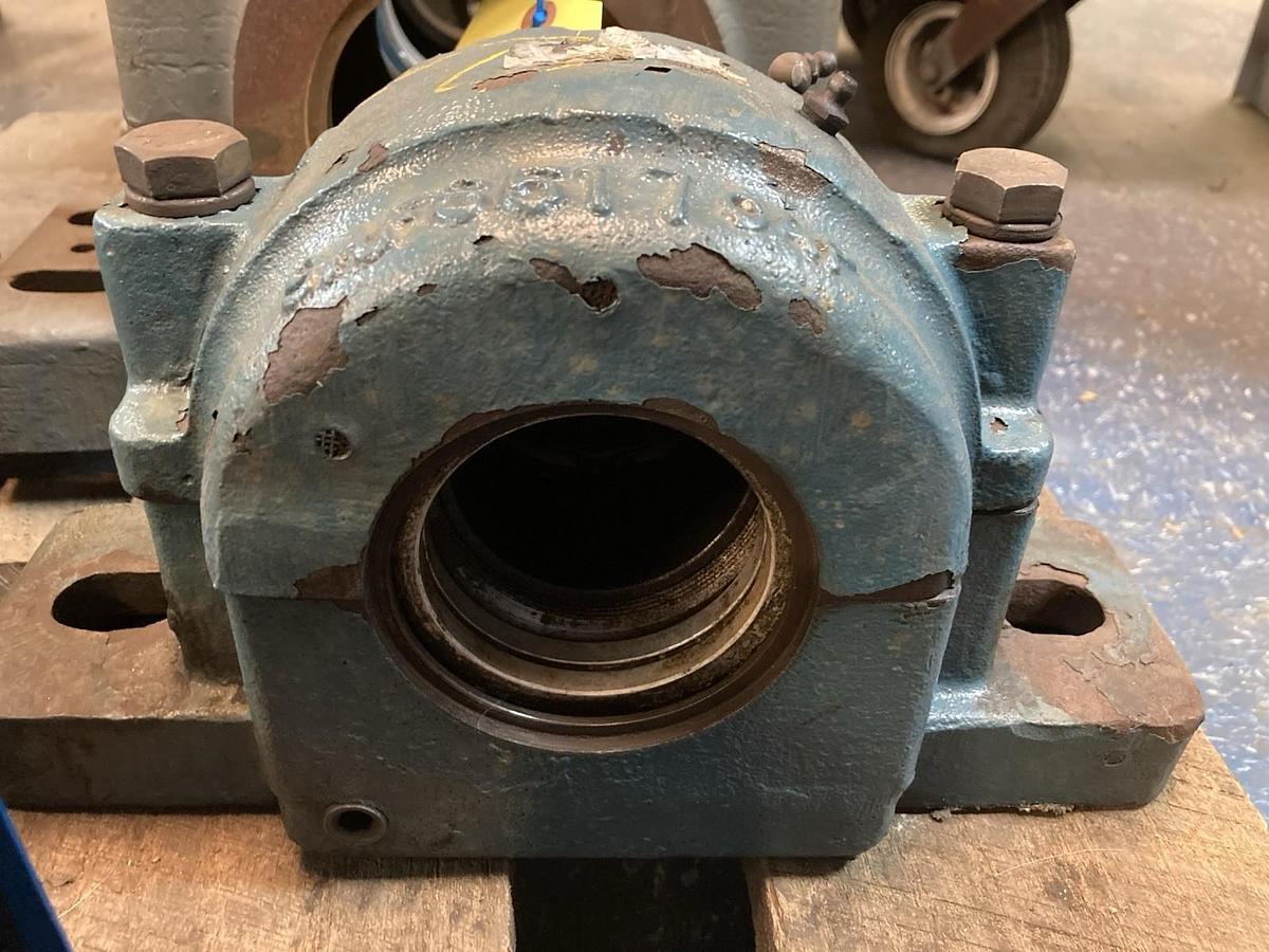 Used SKF,SAFS517048P,Pillow Block Bearing 3-1/2 Inch Bore