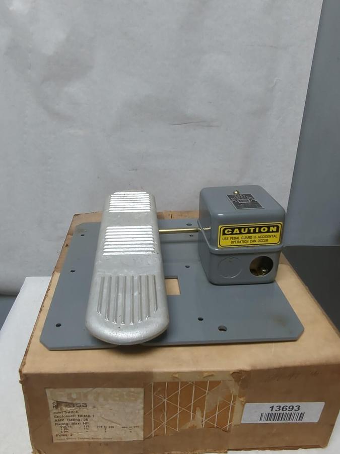 FURNAS,X153,FOOT SWITCH 2-POLE NEMA-1 NOS