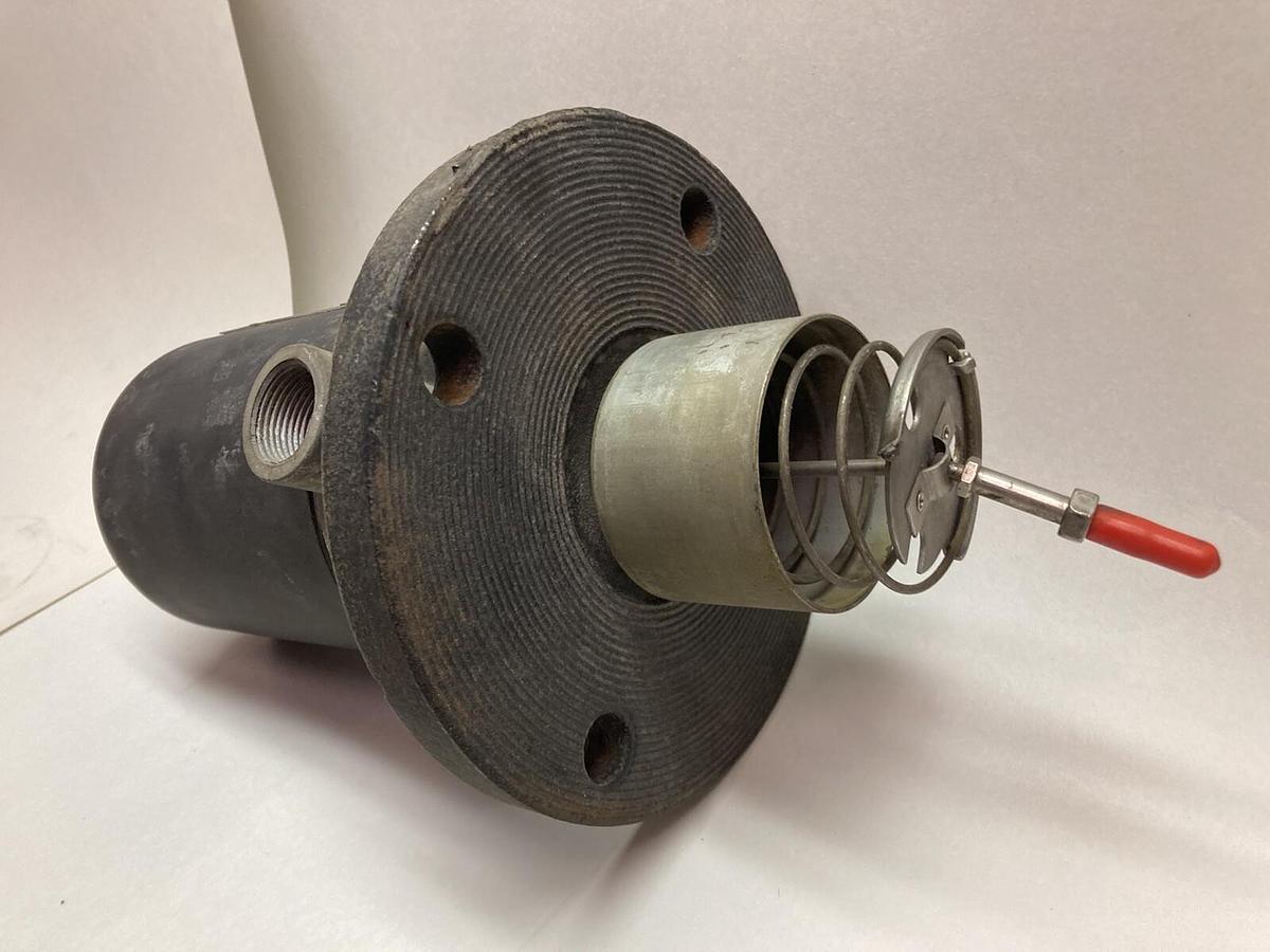 Used Magnetrol,510-1G2A-ABF,Displacement Level Switch 155 PSIG