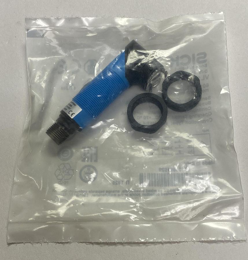 Used SICK,VL18-4P3940,PHOTOELECTRIC RETRO-REFLECTIVE SENSOR NEW