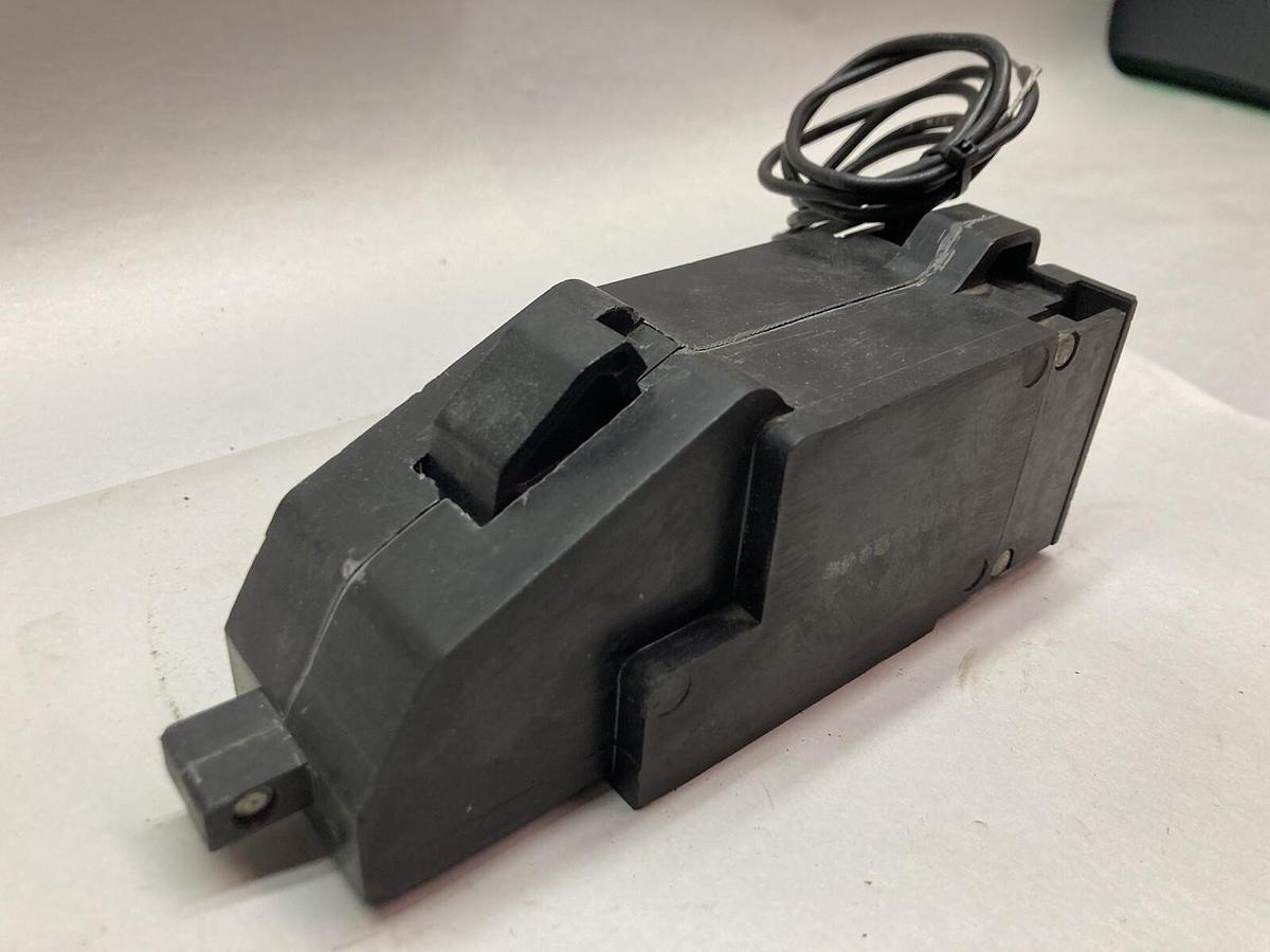 Used Siemens,A01MN64,Molded Case Circuit Breaker Axillary Switch