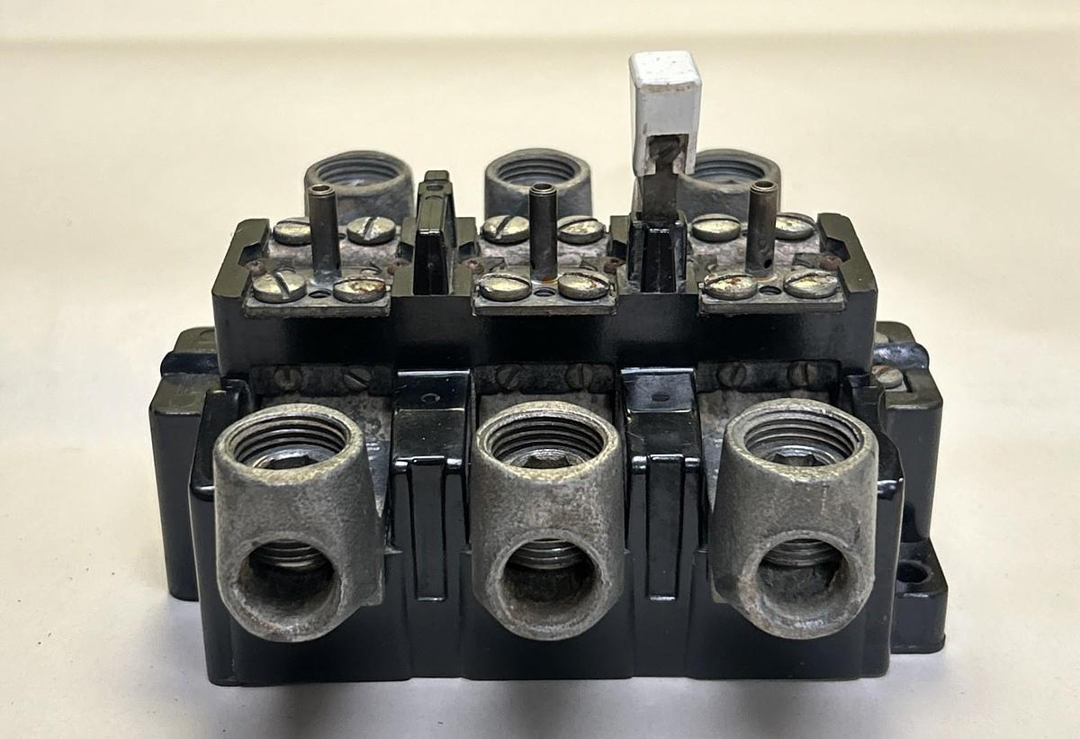 Used ALLEN BRADLEY,815-E0V16,MANUAL RESET OVERLOAD RELAY