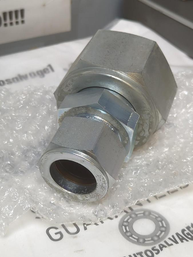 SWAGELOK,S-2000-R-32,REDUCER 1-1/4 IN TUBE X 2 IN TUBE NEW