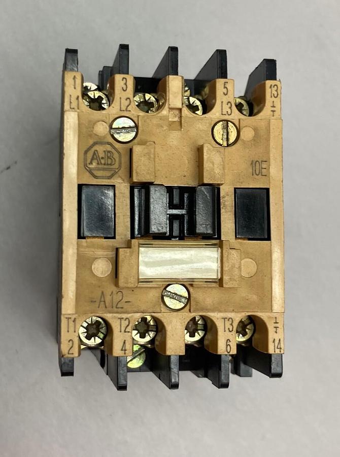 Used Allen-Bradley,100-A12ND3,Contactor Ser B