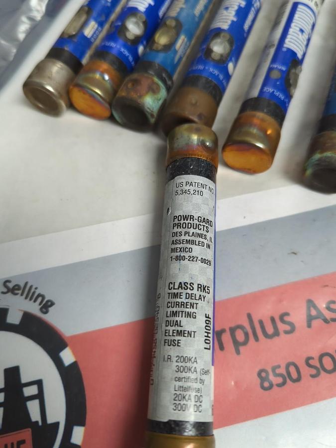 Used LITTELFUSE,FLSR-30ID,INDICATOR FUSE 30 AMP LOT OF 7 PRE-OWNED