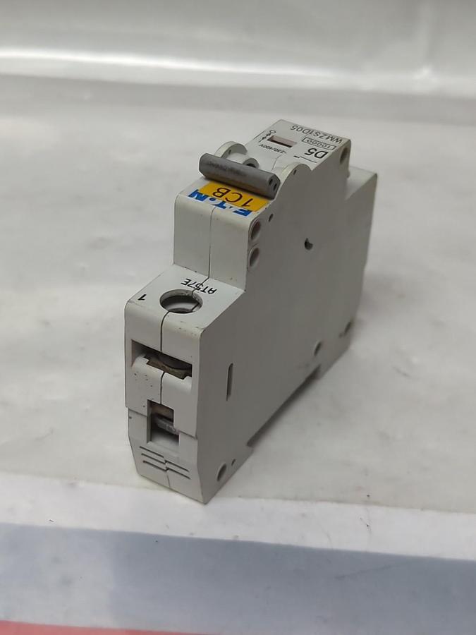 Used EATON,WMZS1D05,1-POLE CIRCUIT BREAKER 5 AMP PRE-OWNED