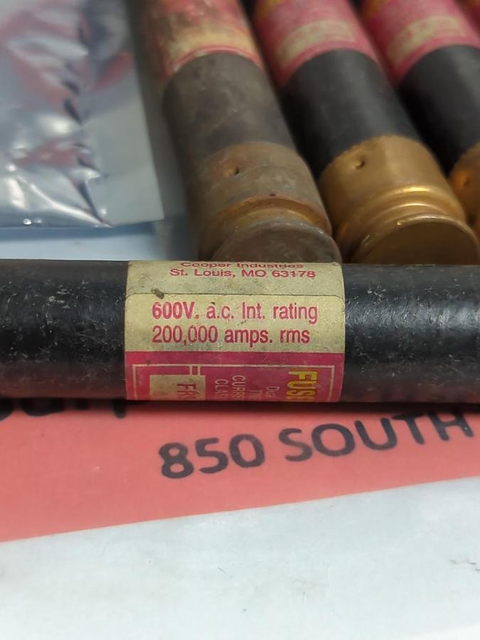Used COOPER BUSSMANN,FRS-R-30,FUSETRON FUSE 30 AMP LOT OF 5 PRE-OWNED