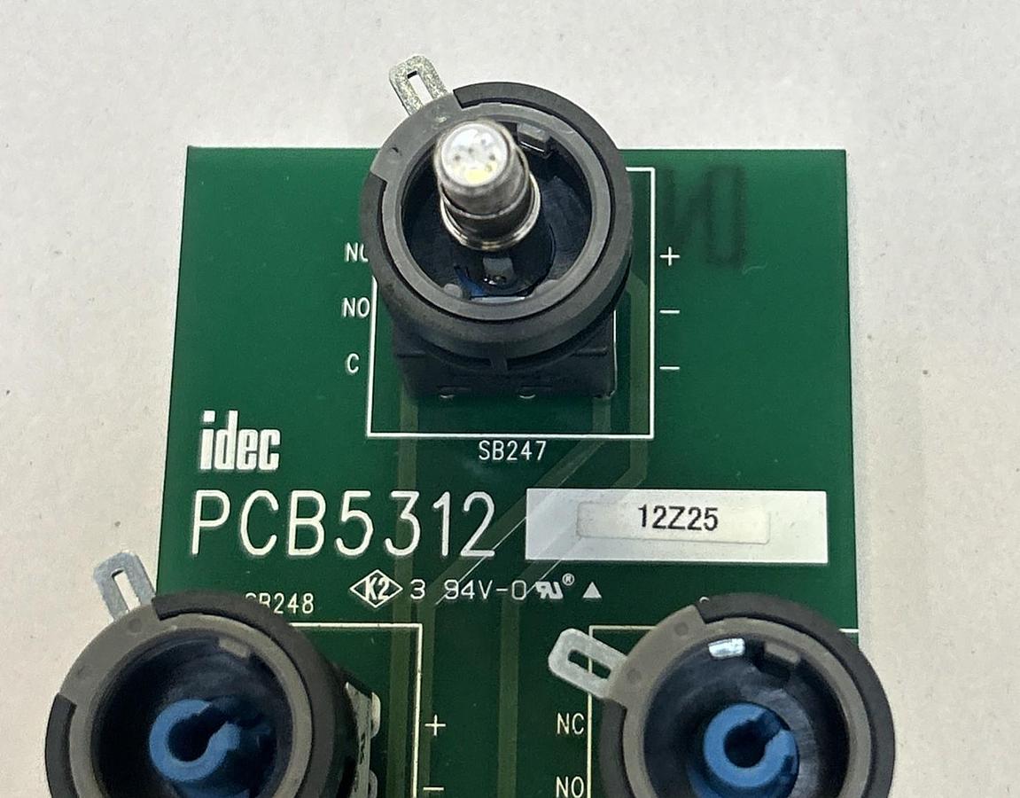 Used IDEC,PCB5312,PUSH BUTTON CIRCUIT BOARD