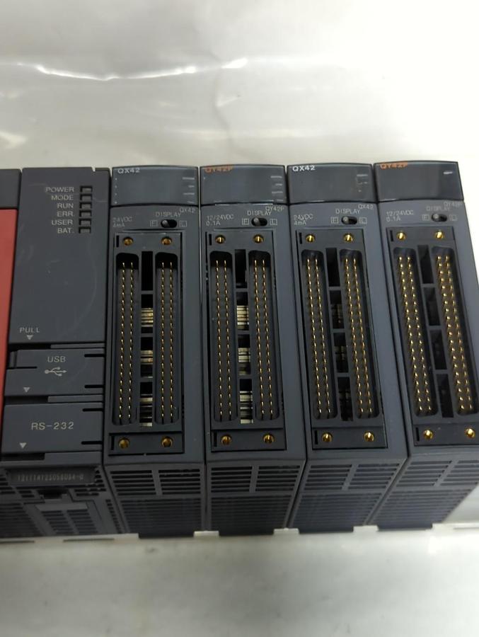 Used MITSUBISHI MELSEC,Q00UJCPU,CPU UNIT WITH 4 MODULES PRE-OWNED