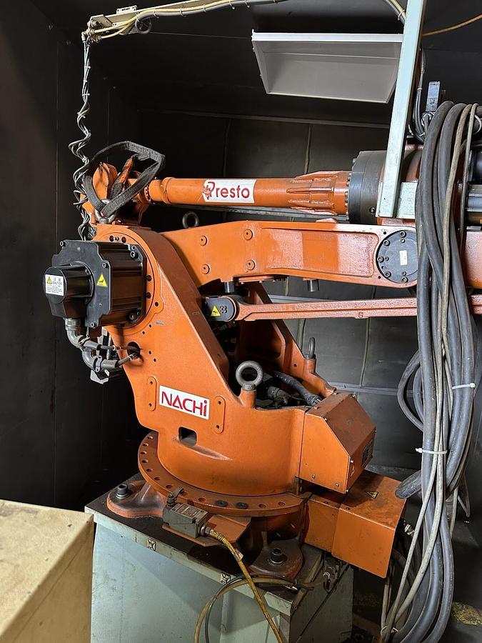 Used Nachi,B06BH459 Robot with Daihen Teach Pendant