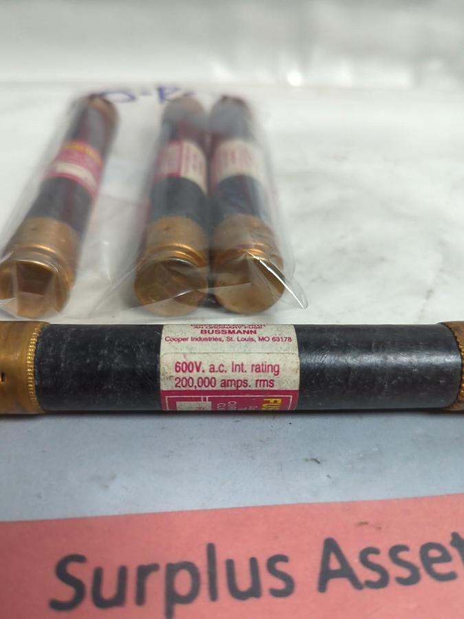 Used COOPER BUSSMANN,FRS-R-1/2,FUSETRON FUSE 1/2 AMP LOT OF 4 PRE-OWNED