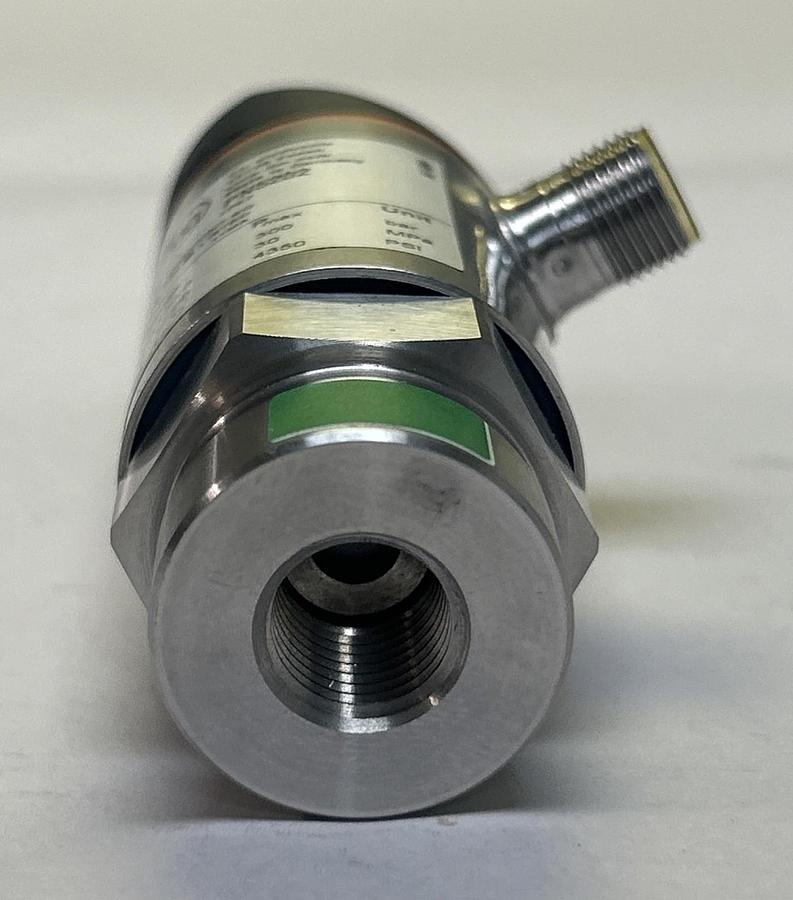 Used IFM EFECTOR,PN-100-SBN14-HFPKG/US V PN5202,PRESSURE SWITCH