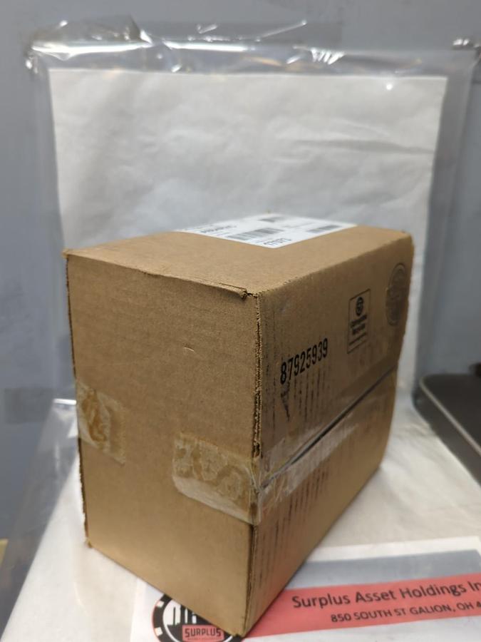 HOFFMAN,A884PHC,POLYPRO PANEL ENCLOSURE 10.18HX9.23WX4.38D INCH NOS