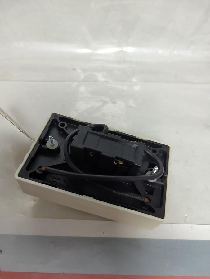 Used HONEYWELL,T410A1013,ELECTRIC HEAT THERMOSTAT PRE-OWNED
