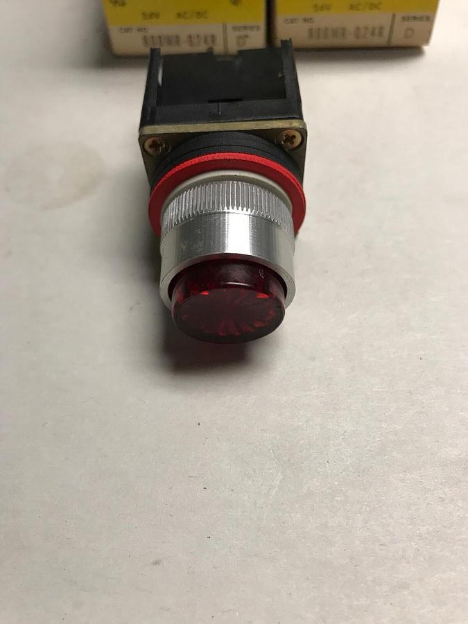 Allen-Bradley,800MR-Q24R,Round Pilot Light Red  Series D lot 0f  3