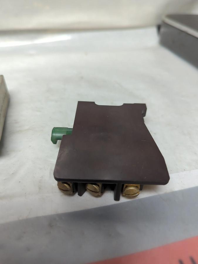 SYLVANIA,KPMA-1,UNIVERSAL POLE KIT NOS