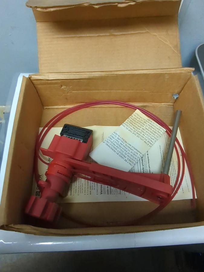 BRADY,51388,LARGE UNIVERSAL VALVE LOCK-OUT WITH 8 FT CABLE ATTACHMENT
