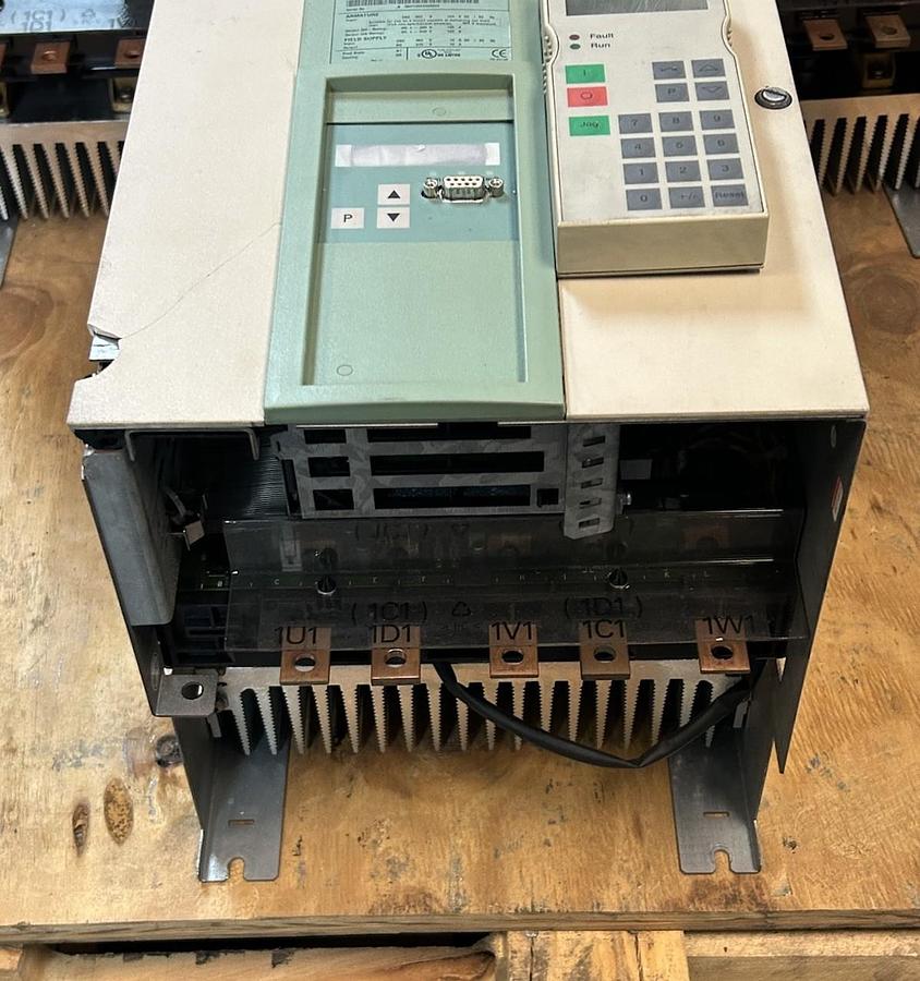 Used SIEMENS,6RA7031-6FV62-0-Z,SIMOREG DC-MASTER DRIVE 480V BROKEN COVER
