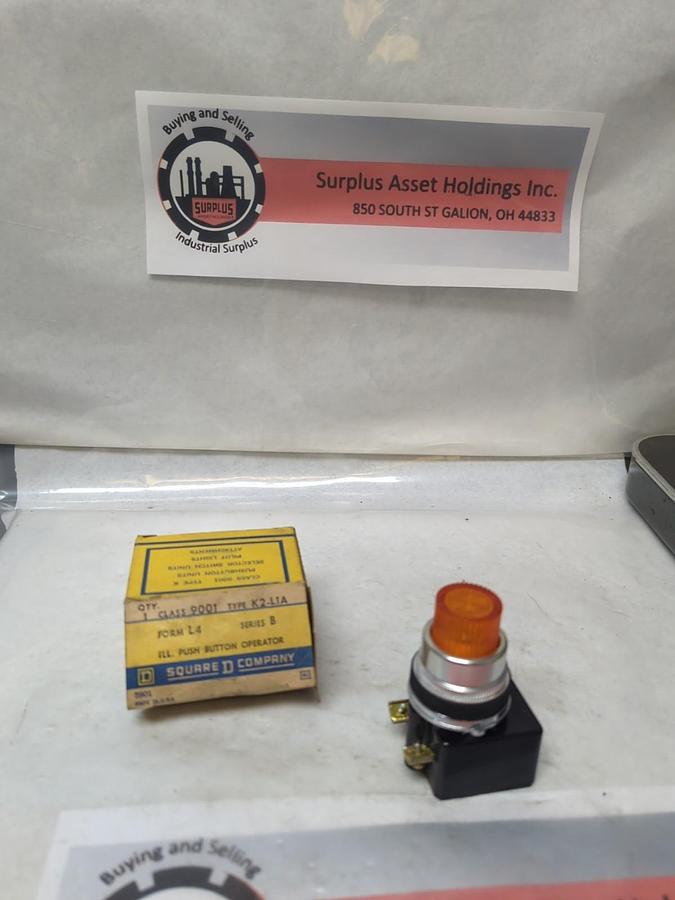 SQUARE D,9001 K2-L1A,ILLUMINATED PUSH BUTTON AMBER NOS