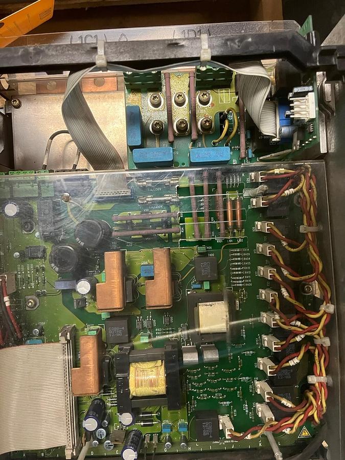 Used SIEMENS,6RA7085-6FV62-0-Z,SIMOREG DC CONVERTER OUTPUT 500VDC 430A