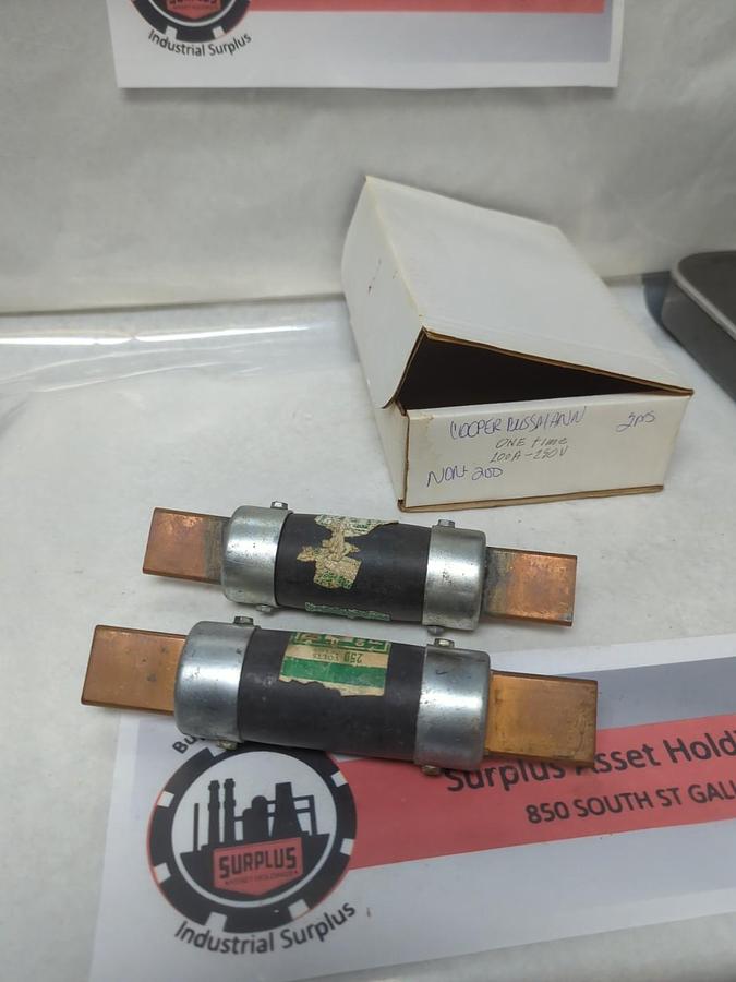 Used COOPER BUSSMANN,NON-200,ONE-TIME 200 AMP FUSE LOT OF 2 PRE-OWNED