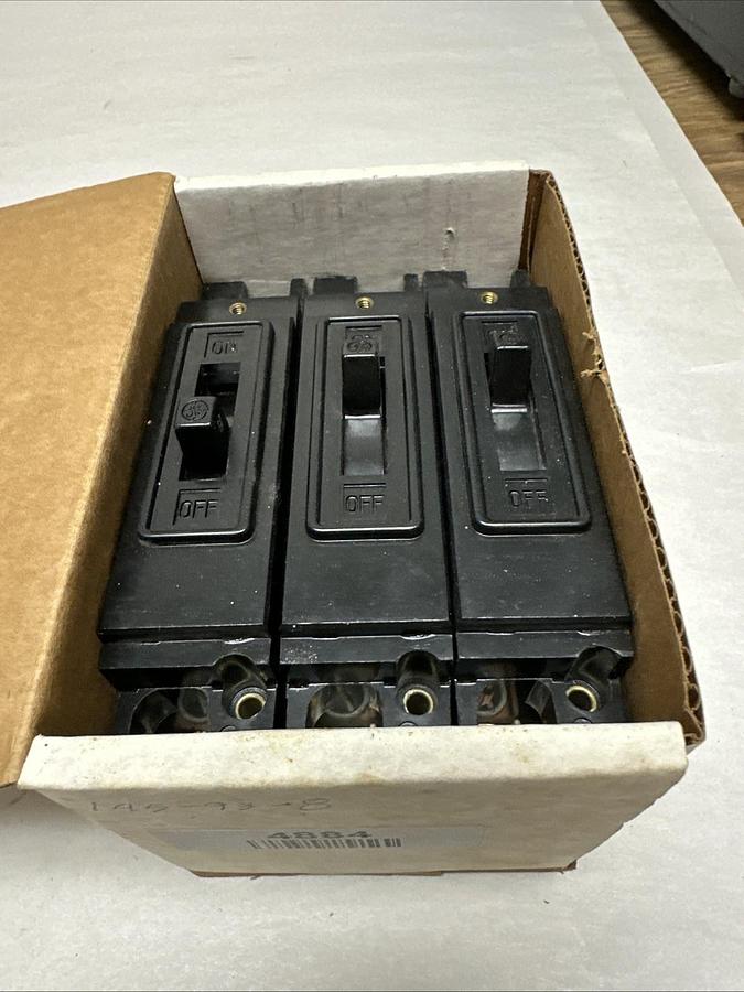Used GE,TE11020,20 Amp Single Pole Circuit Breaker LOT of 3