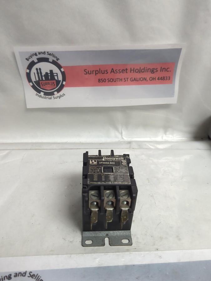 Used HONEYWELL,DP3040A 5002,DEFINITE PURPOSE CONTACTOR 3-POLE PRE-OWNED