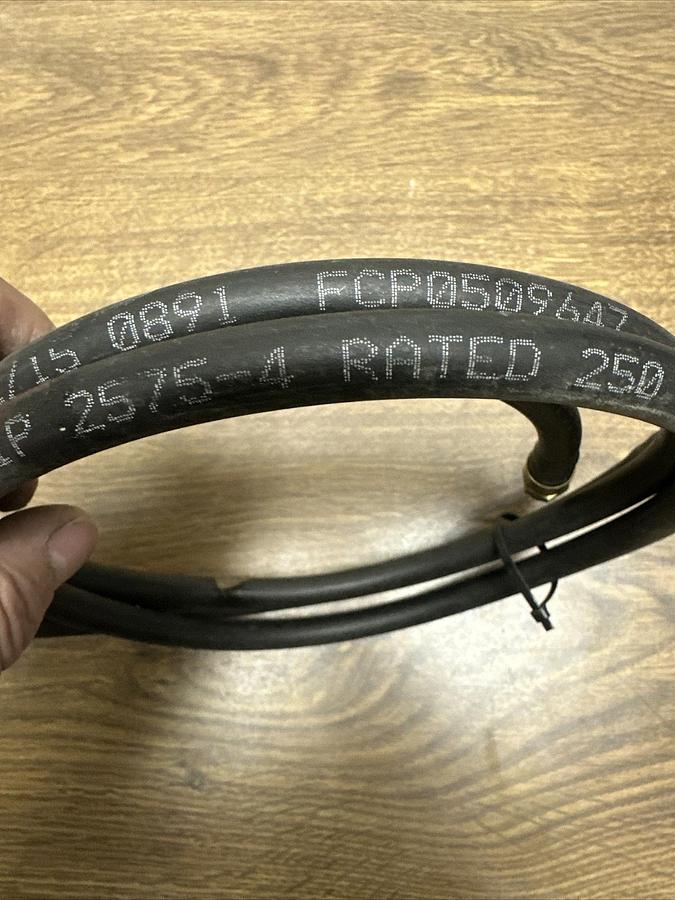 Aeroquip,FCP0509647,250 PSI 6' Hydraulic Hose
