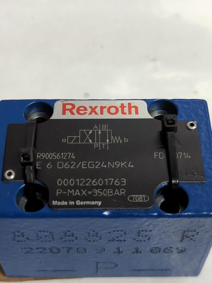 REXROTH,R900561274,DIRECTIONAL CONTROL VALVE 4WE 6 D62/EG24N9K4 NOS