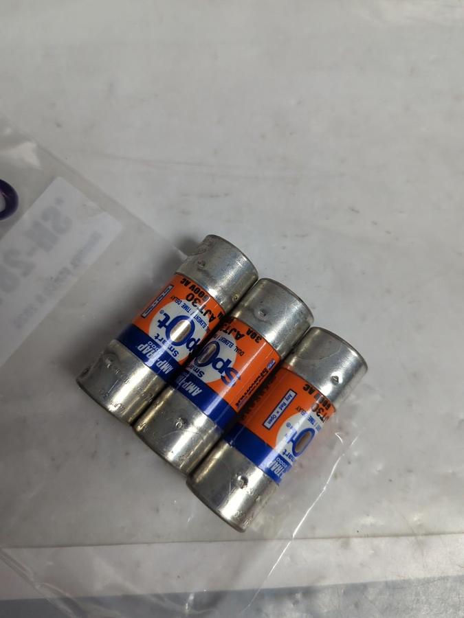 Used FERRAZ SHAWMUT,AJT 30,SMART SPOT 30 AMP FUSE LOT OF 3 PRE-OWNED