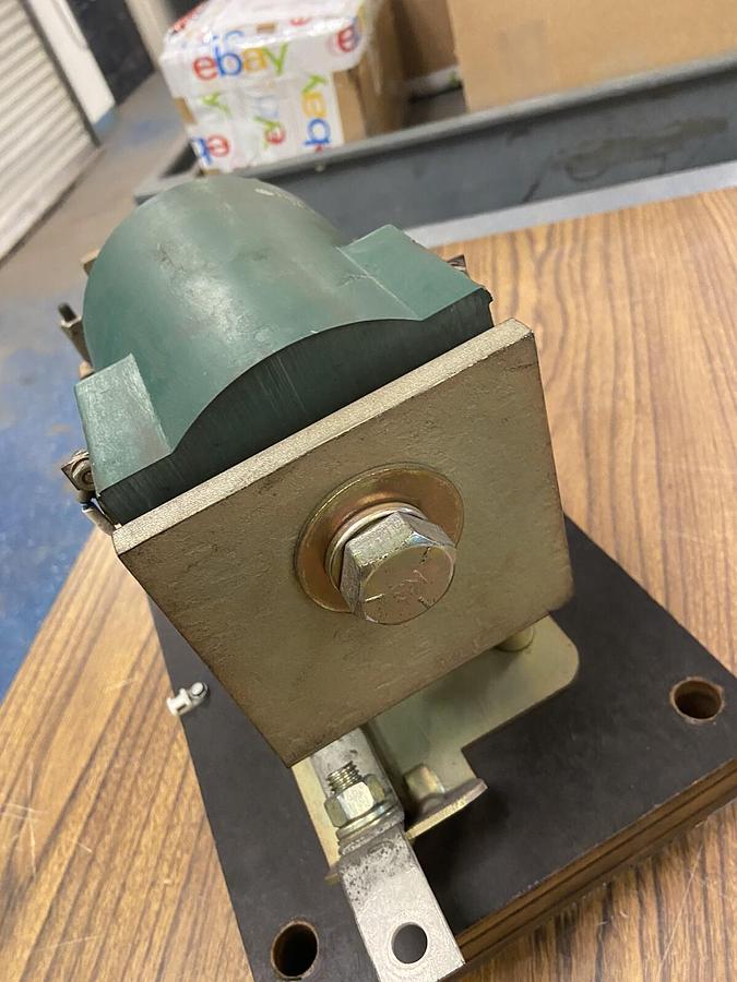 Used General Electric,IC2800-V106T3CC,DC Contactor