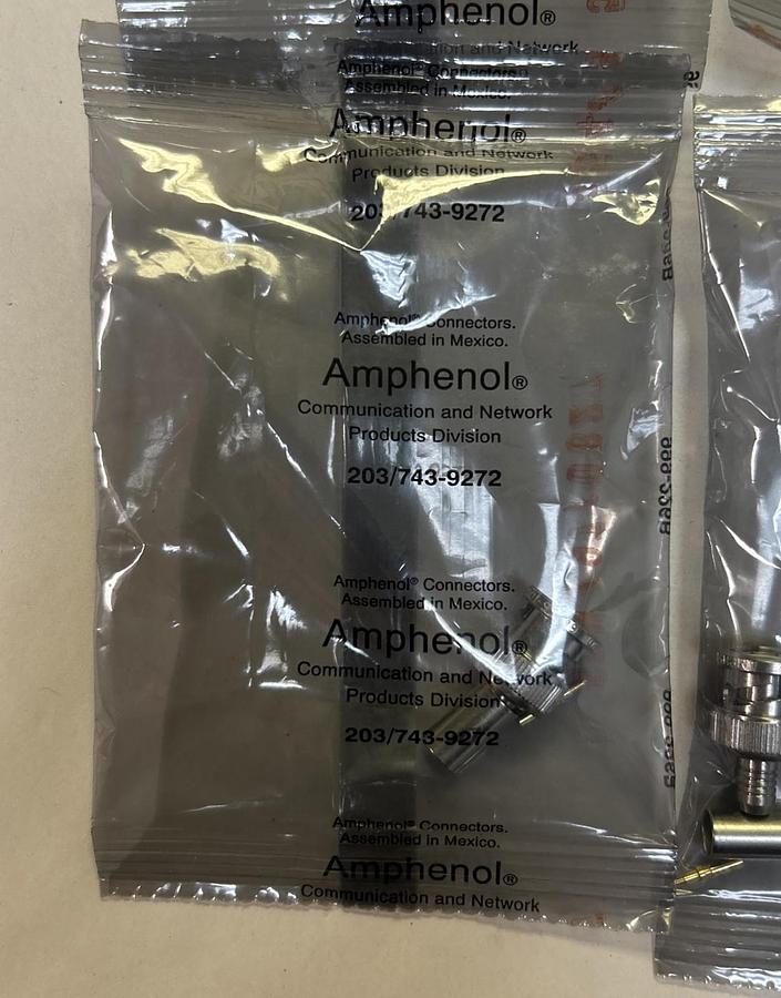 AMPHENOL,203/743-9272,CONNECTOR LOT OF 8 NEW