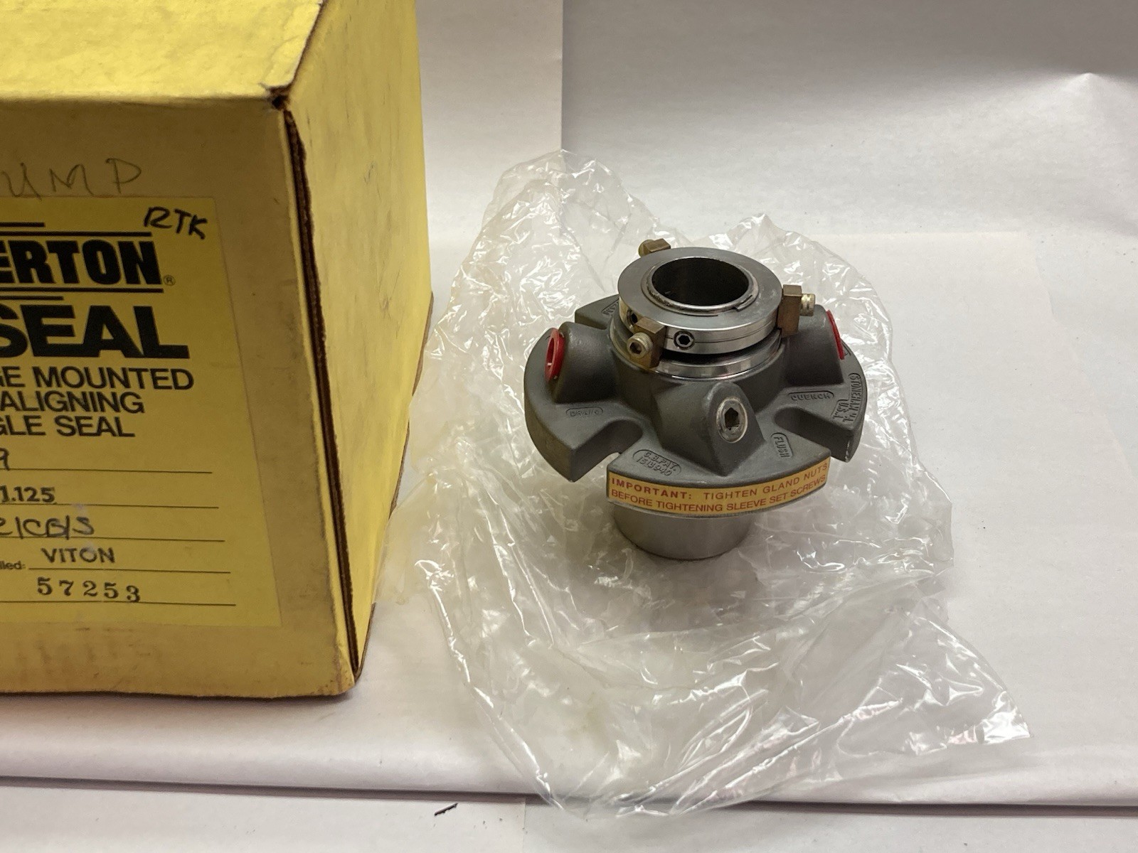 Chesterton,123 Seal,Mounted Self-Aligning Single Seal Shaft Size 1.125 Inches