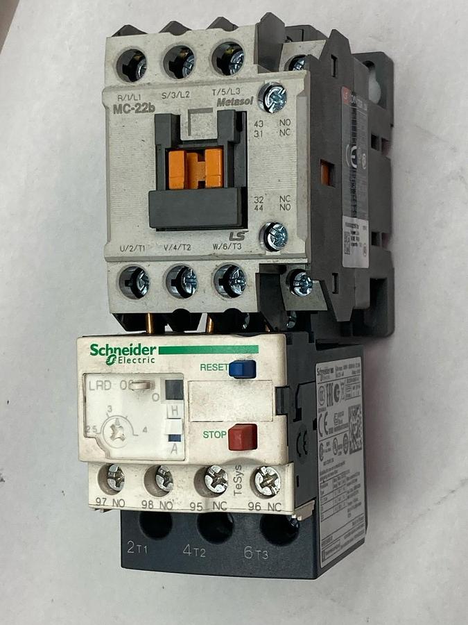 Used Scheider Electric,MC-22b,Contactor w/HRB15456-01 Overload Relay