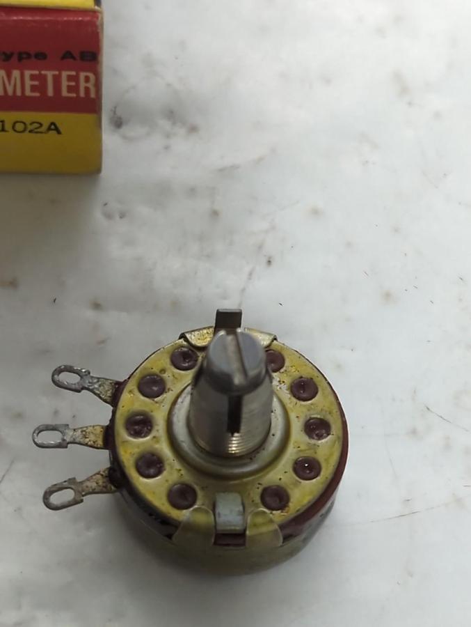 OHMITE,RV4LAYSA102A,POTENTIOMETER 2 WATT 1000 OHMS NOS
